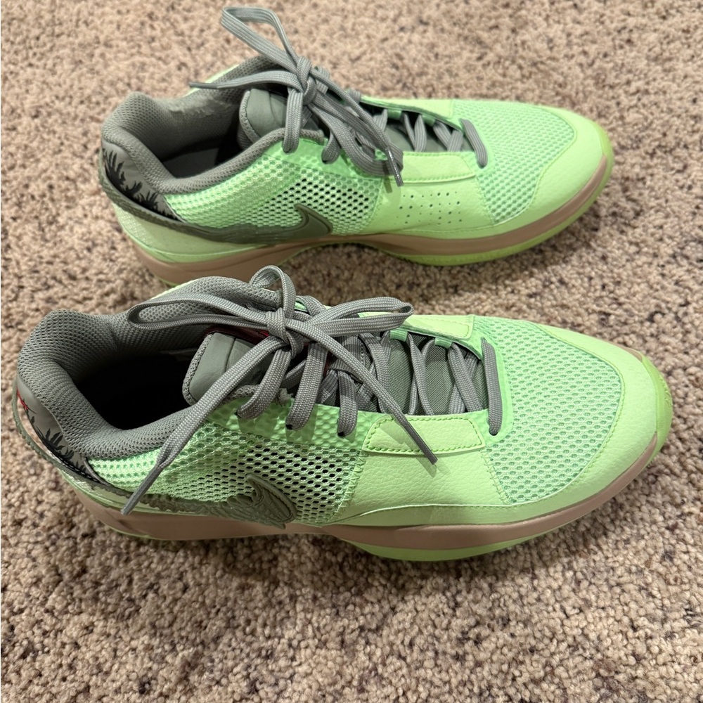 Nike Green Athletic Shoes - Picture 4 of 5